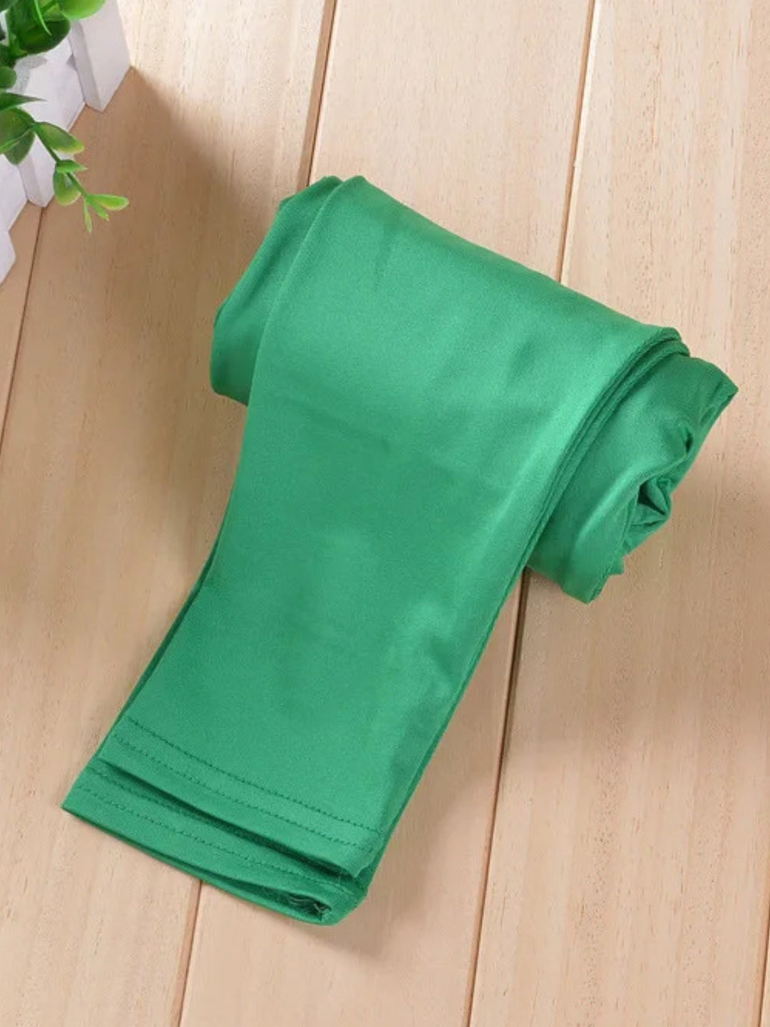 Girls Solid Green Ankle-Length Leggings